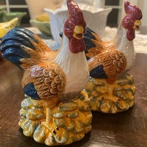Hand painted rooster salt and pepper shakers